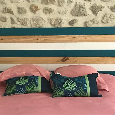 La Marelle Bed & Breakfast Avrille-les-Ponceaux ภายนอก รูปภาพ