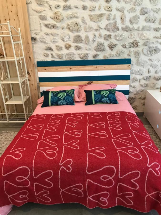 La Marelle Bed & Breakfast Avrille-les-Ponceaux ภายนอก รูปภาพ
