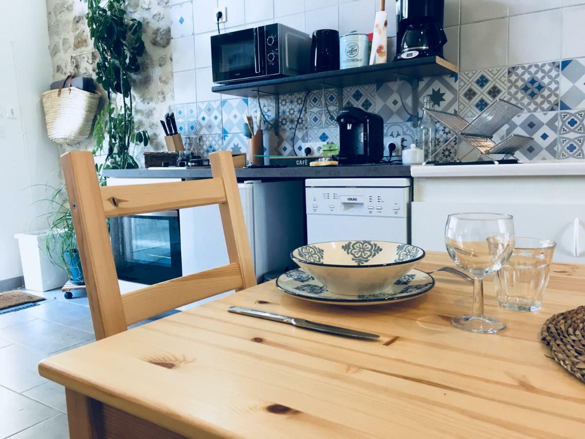 La Marelle Bed & Breakfast Avrille-les-Ponceaux ภายนอก รูปภาพ